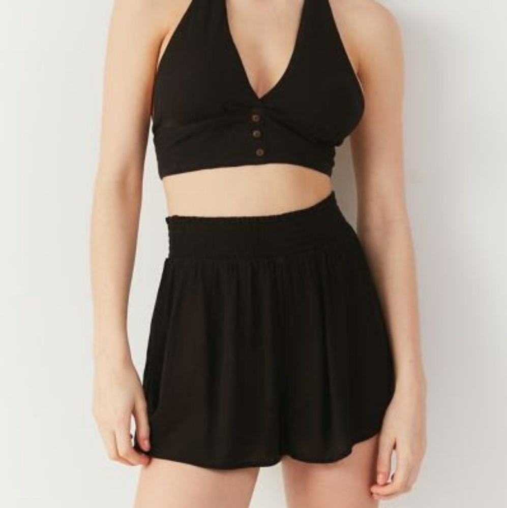 UO ecote out from under Alvarado short